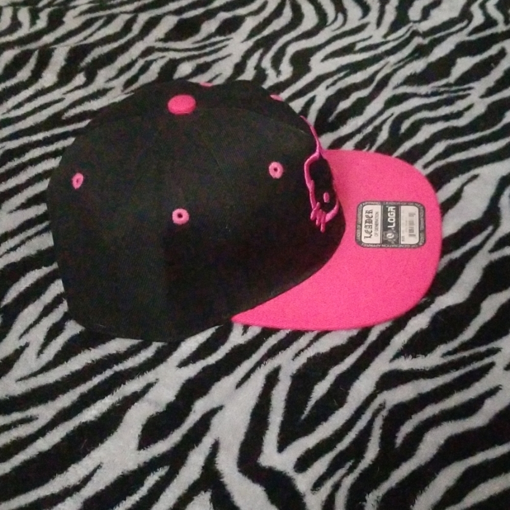 Hello Kitty hat - Picture 2 of 2